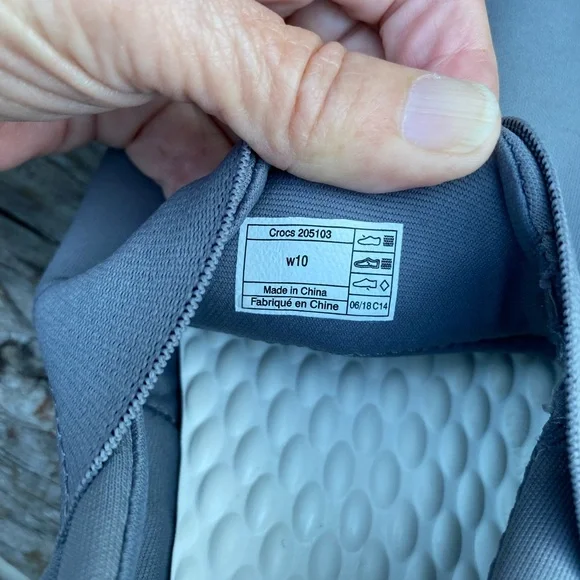 CROCS Size W10 Gray - Picture 6 of 7